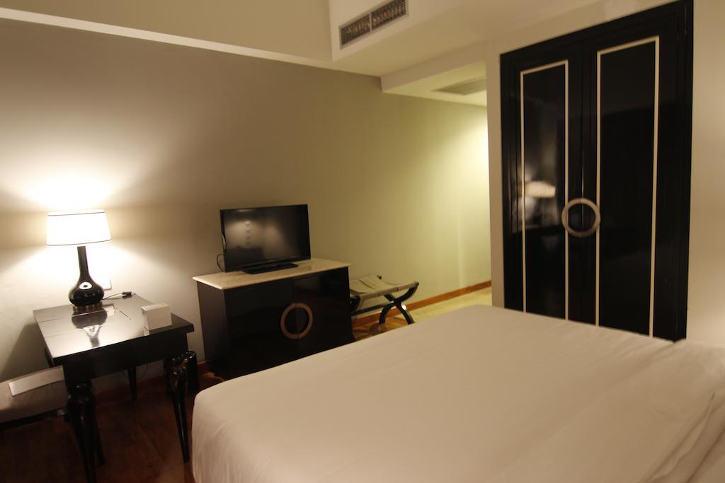 ג'קרטה Hotel Diradja חדר תמונה